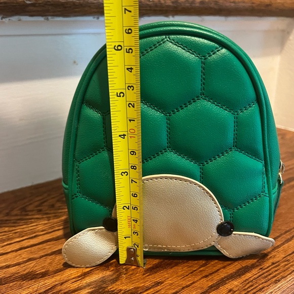 Bath & Body Works Turtle Cosmetic Bag - Picture 2 of 8